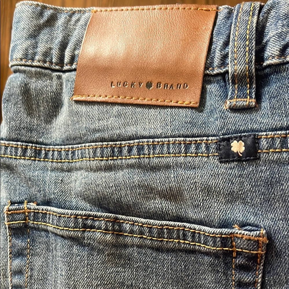 Lucky Brand Blue Denim Jeans with Classic Medium-Wash